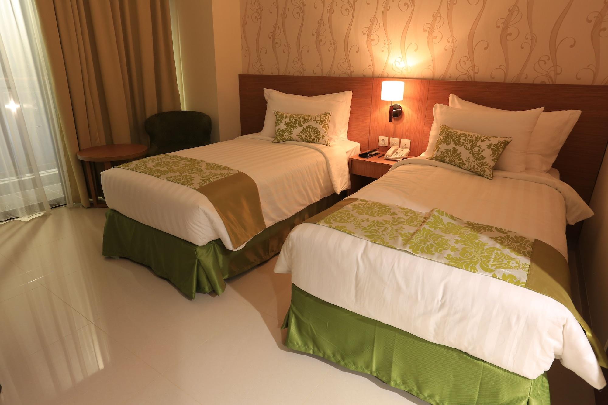 Ijen Suites Resort & Convention Malang Exterior photo